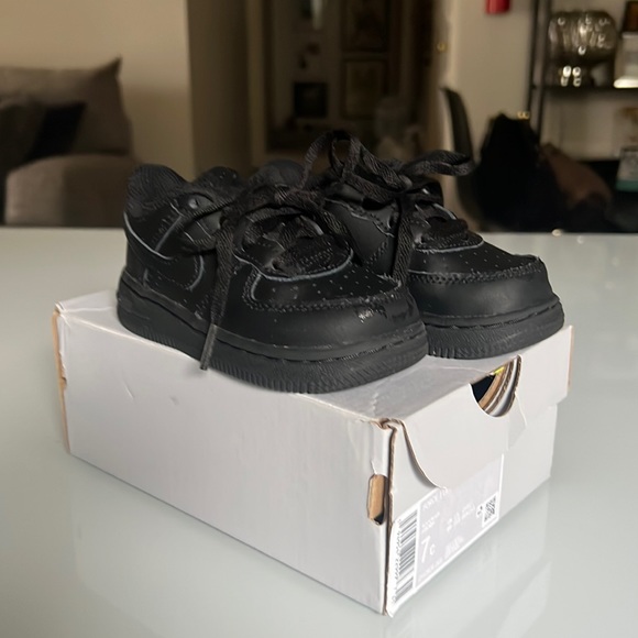 Nike Other - NIKE - FORCE 1 LE LOW TOP TODDLER 7C BLACK